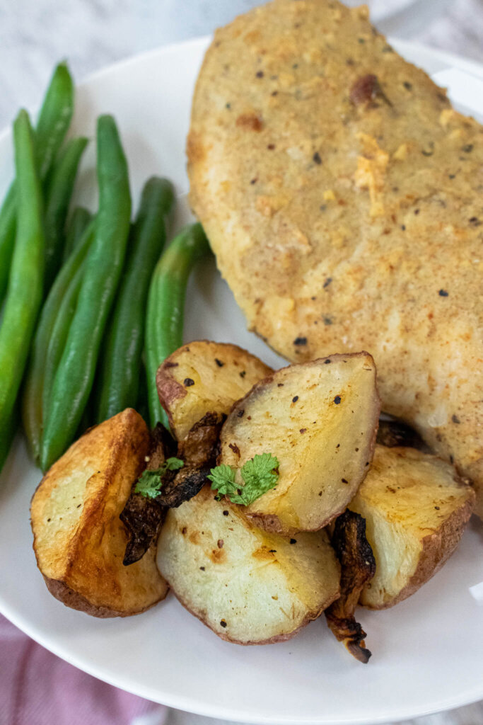 air fryer red potatoes and onions with chicken and green beans