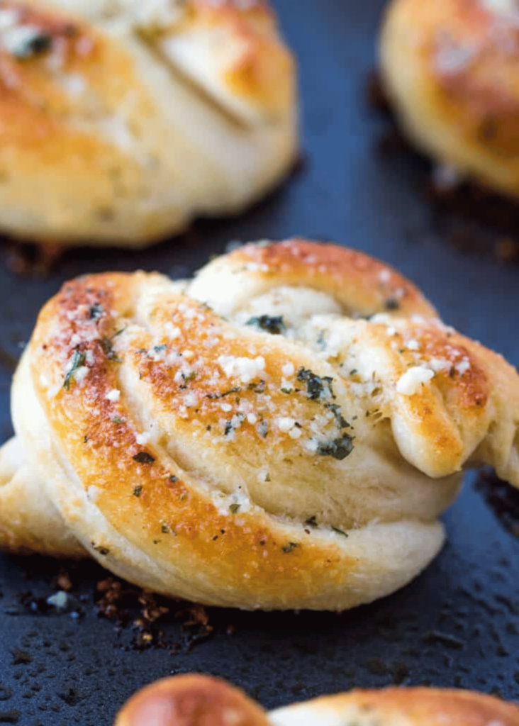 garlic knots as smoked turkey side dishes