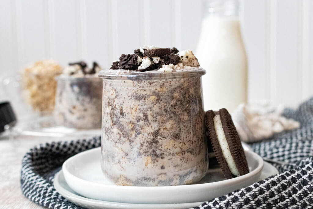 oreo overnight oats on a small white circle plate