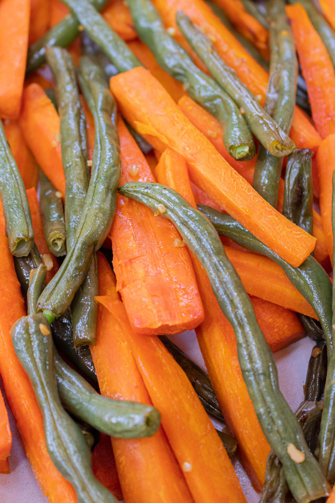 Roasted Green Beans and Carrots with Lemon - The Michigan Dietitian