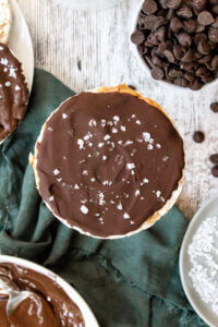 rice cakes with chocolate and peanut butter