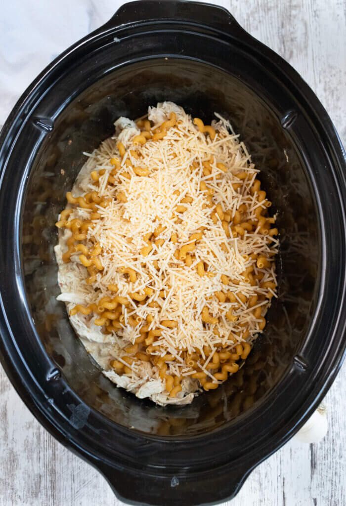 Crockpot Garlic Parmesan Chicken Pasta