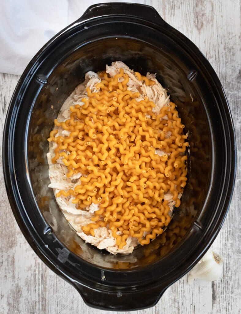 chicken and pasta in crockpot