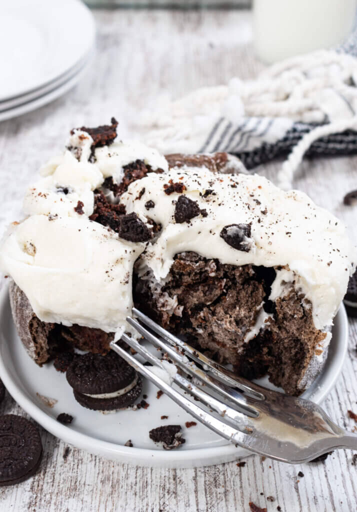 Cinnamon Rolls with Oreos and Frosting