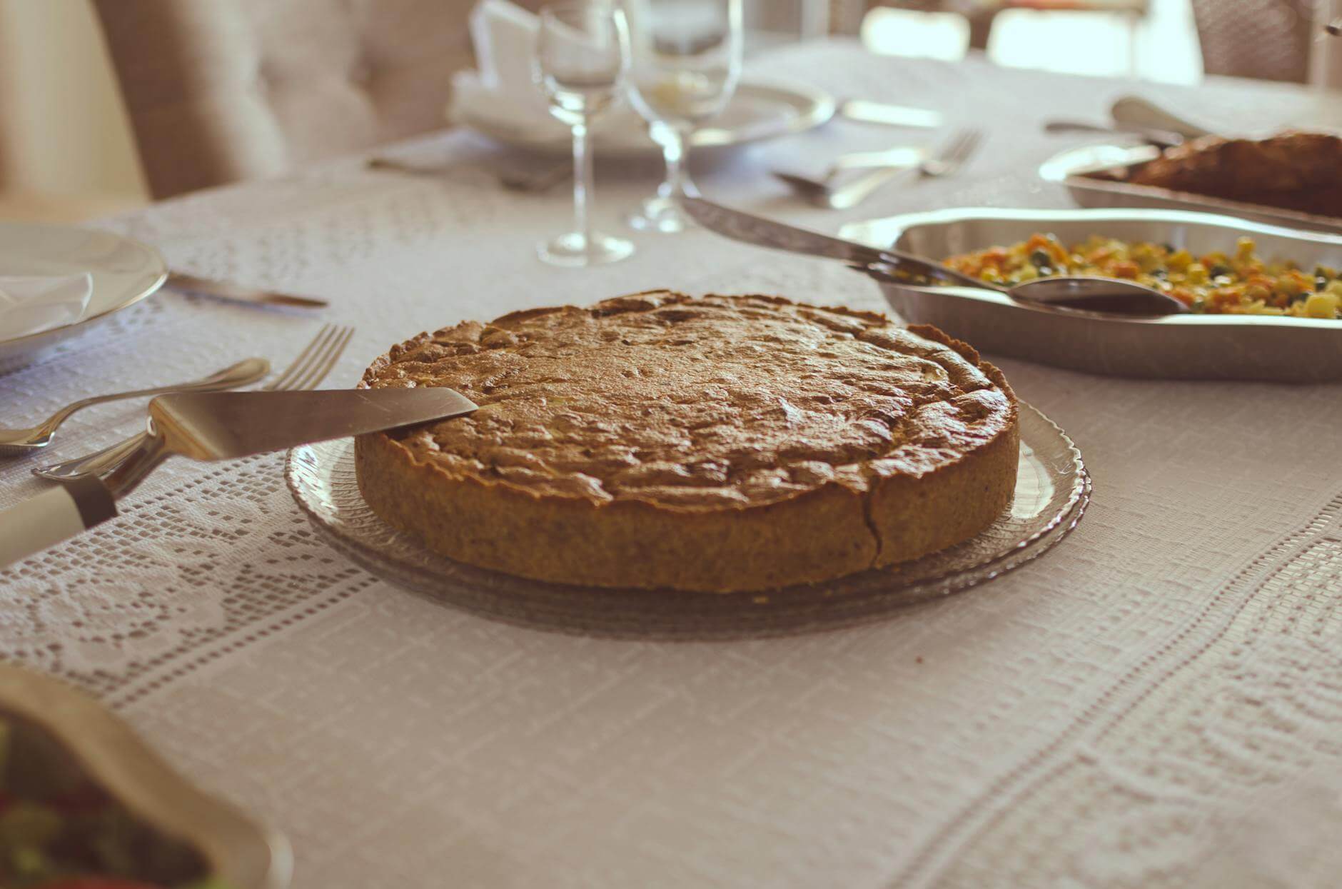photo of pie on plate