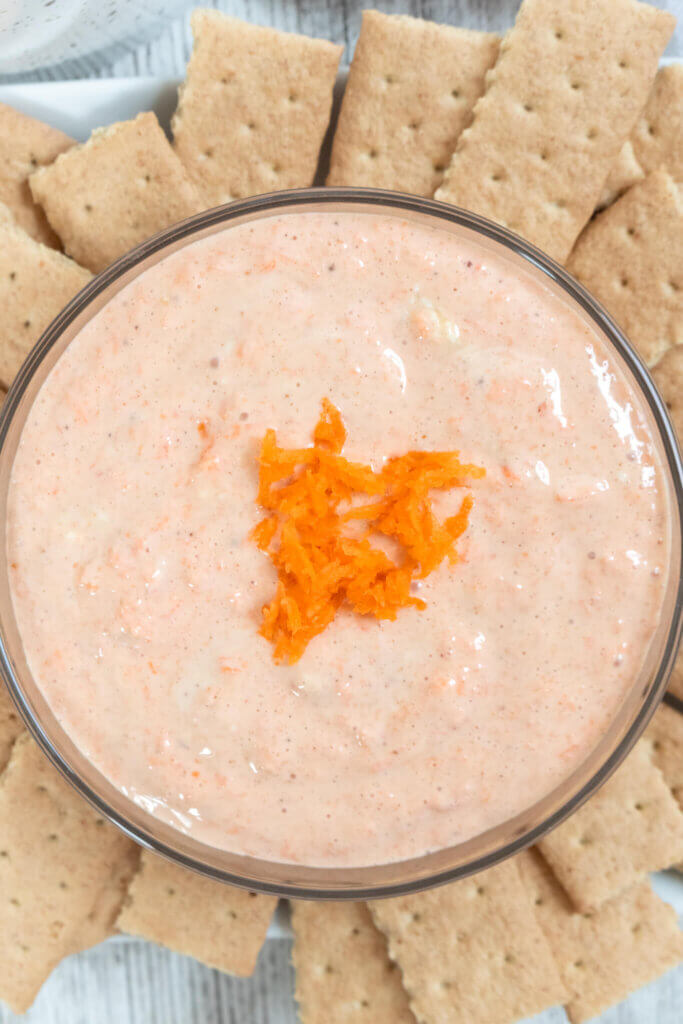 carrot cake dip with graham crackers