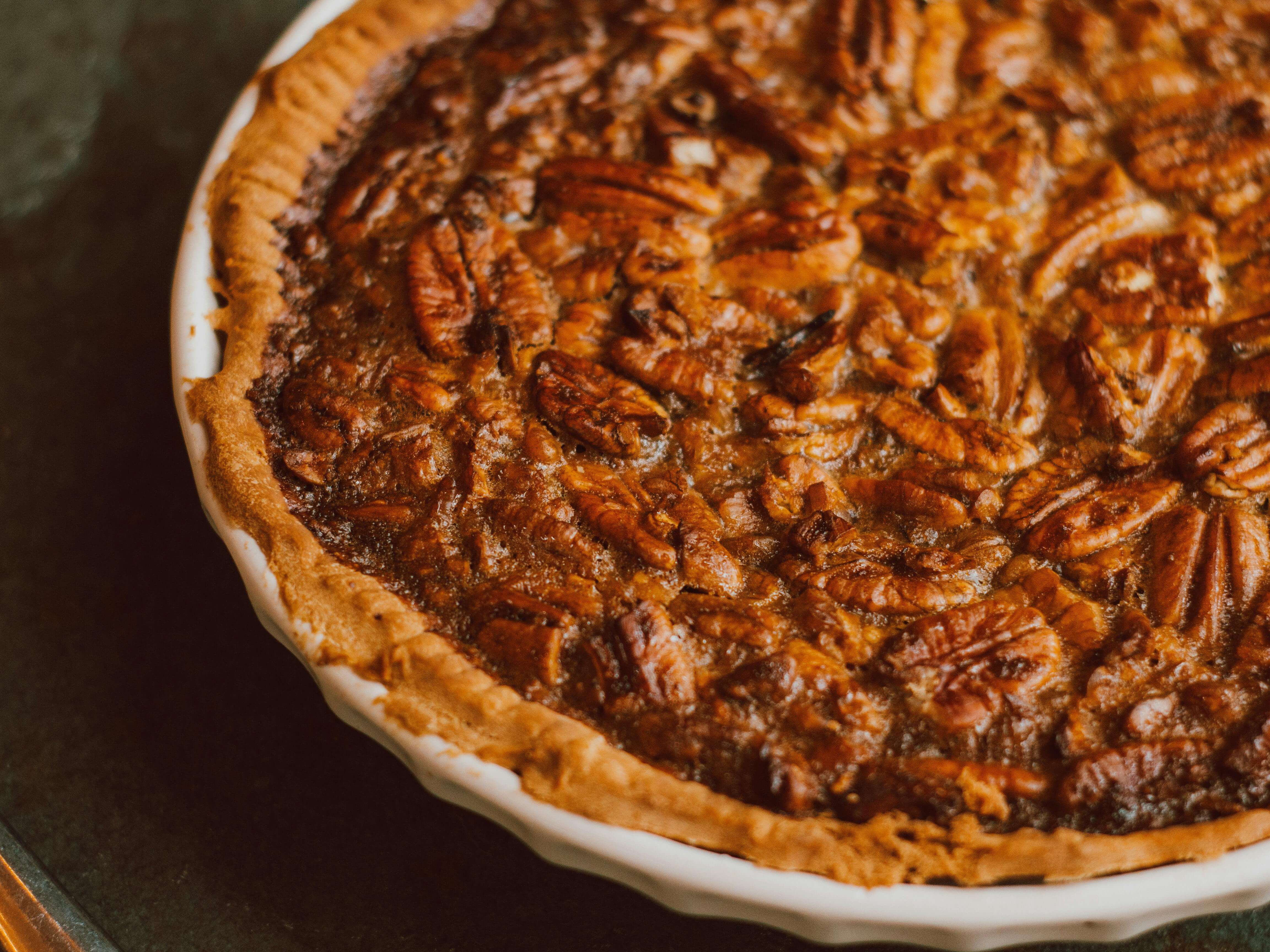 walnuts vs pecan pie