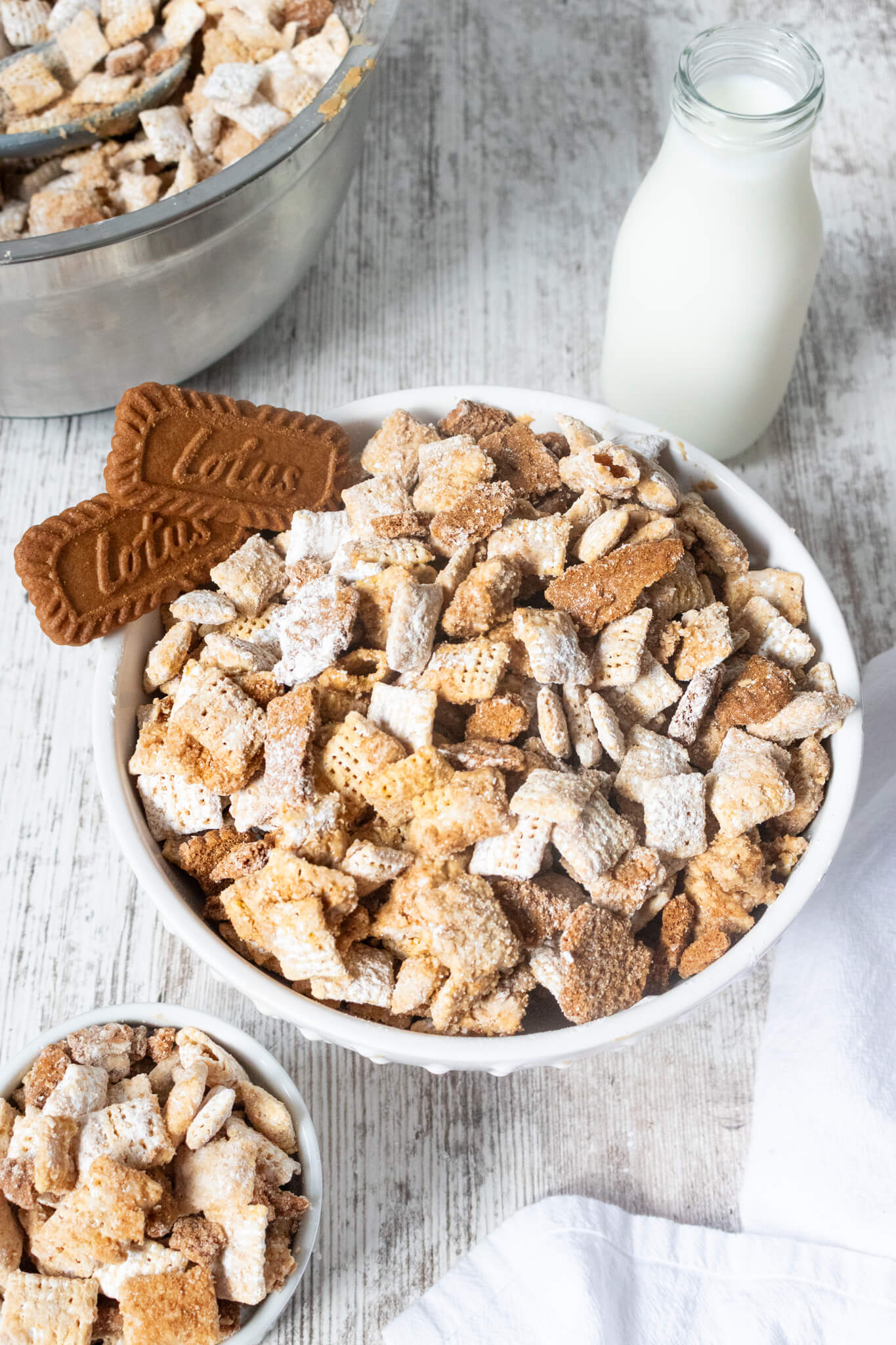 Cookie butter puppy chow with cookies