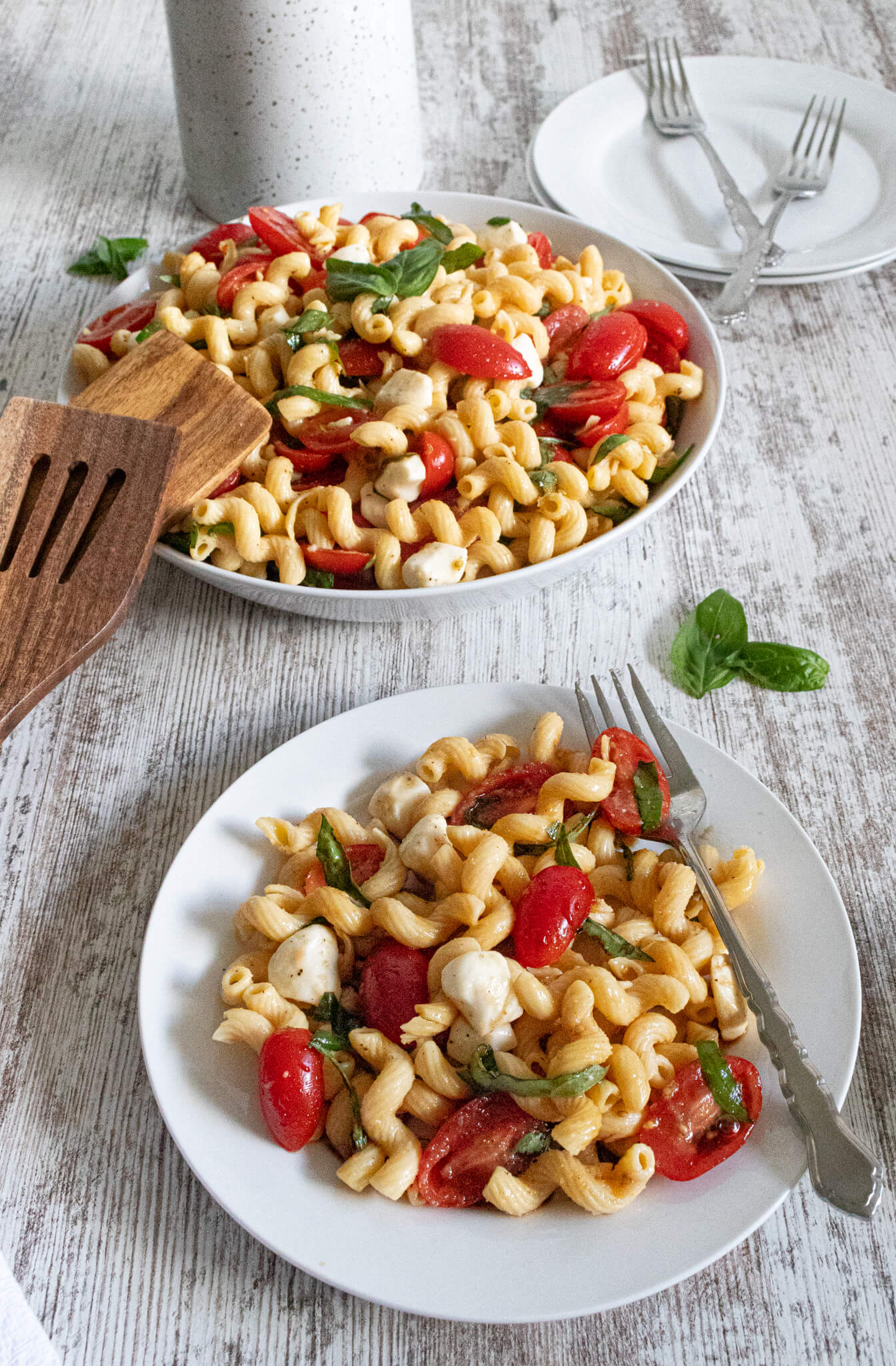 Pasta salad with tomatoes and basil