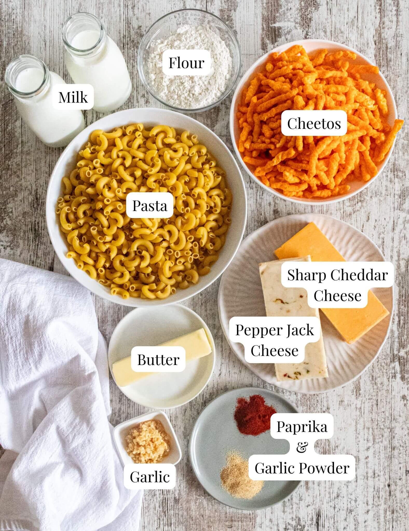 Ingredients to make Cheeto Mac and cheese